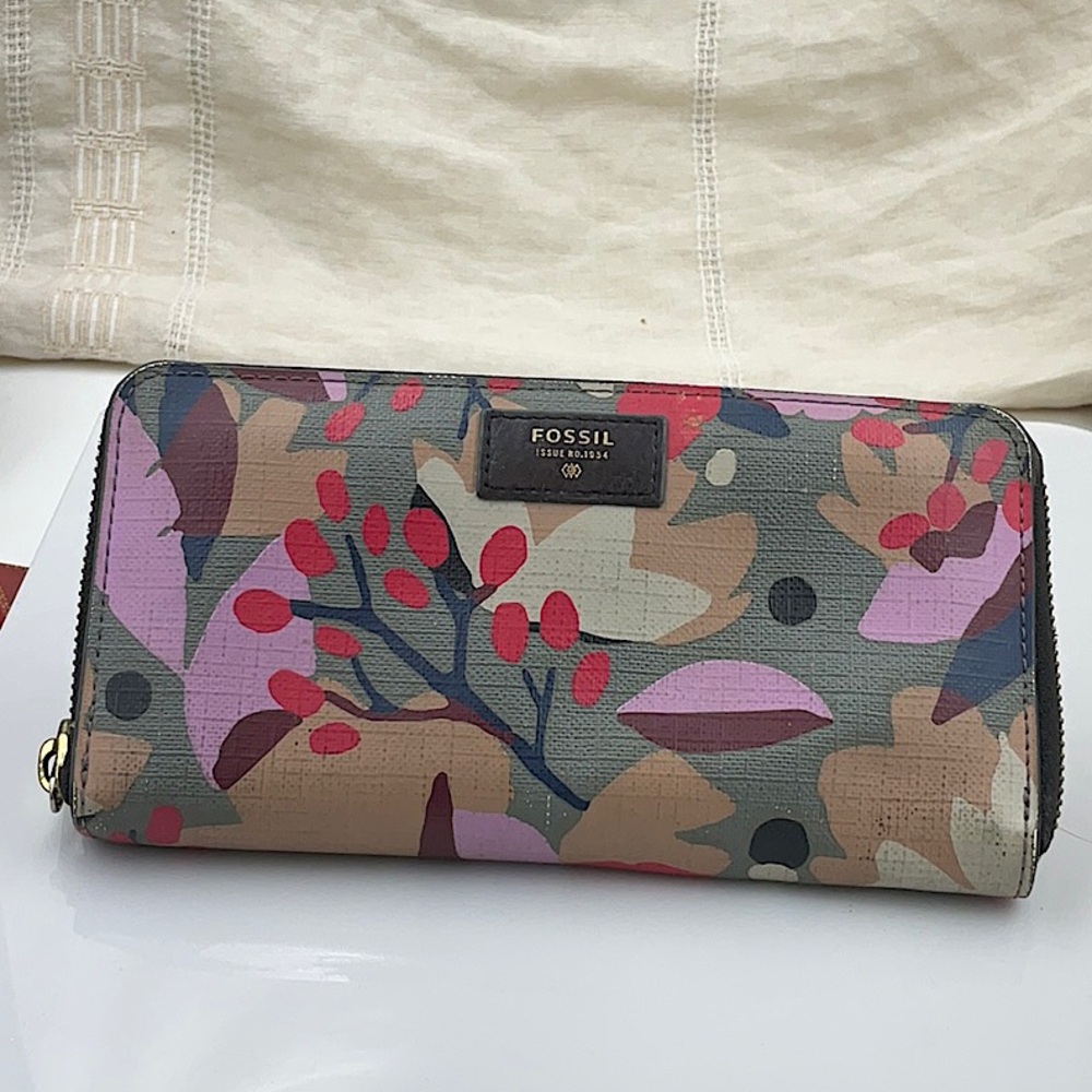 Fossil Issue No.1954 Wallet With Outside Zipped C… - image 1